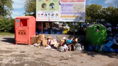 Una huelga en el servicio de residuos provoca acumulaciones de basura en varios municipios de Tarragona