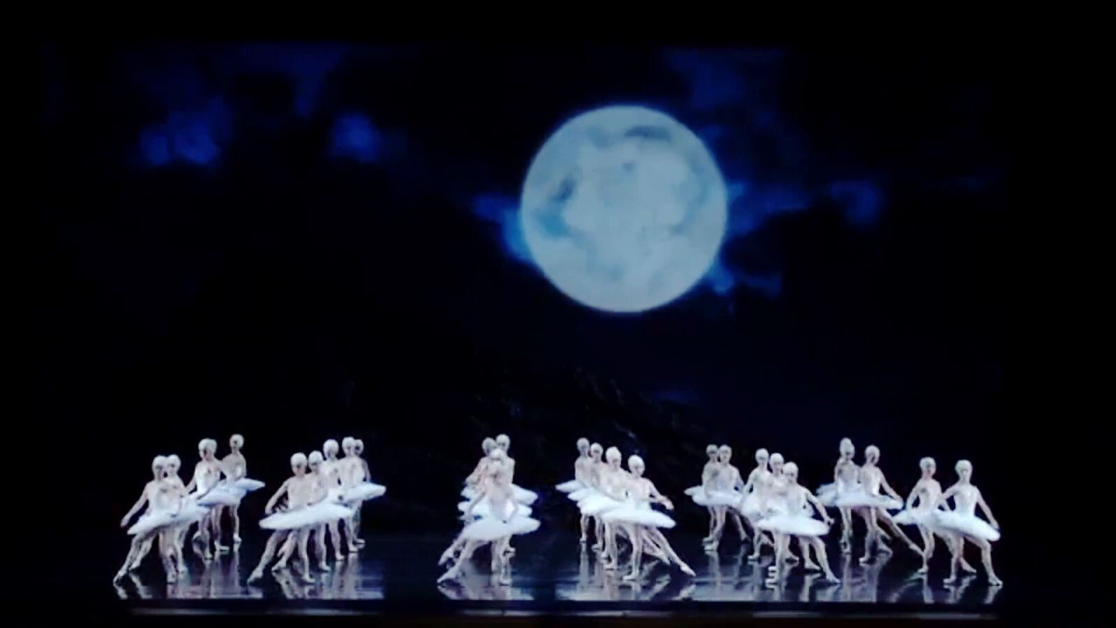 El Ballet de San Francisco emociona al público español con 'El Lago de los Cisnes'