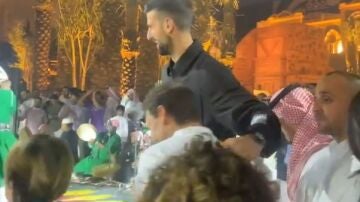 Djokovic animando a Nadal a bailar en la noche saudí