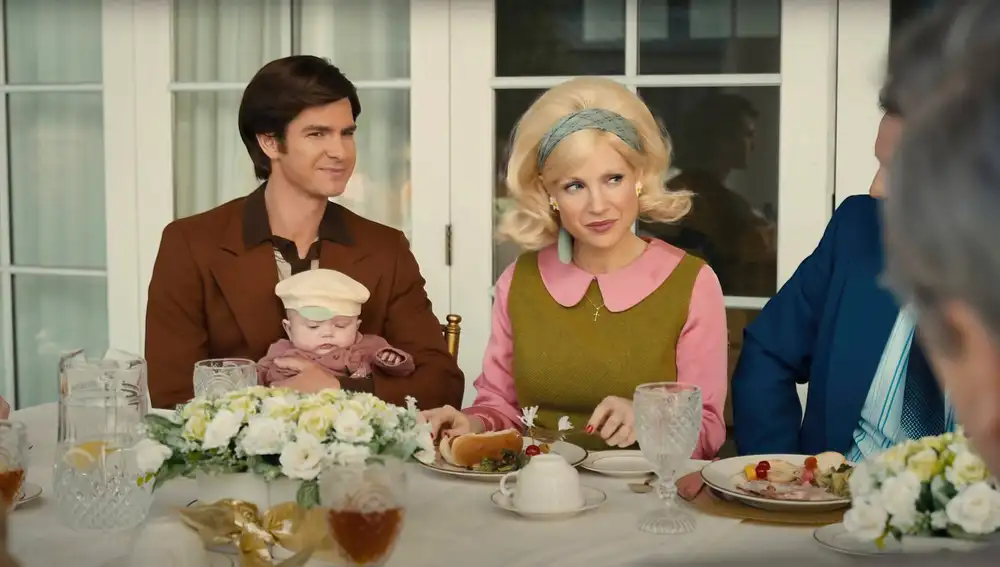 Andrew Garfield y Jessica Chastain en Los ojos de Tammy Faye Andrew Garfield y Jessica Chastain en Los ojos de Tammy Faye