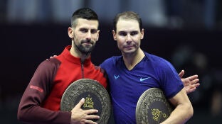 Novak Djokovic y Rafa Nadal tras jugar su &uacute;ltimo partido