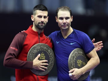 Novak Djokovic y Rafa Nadal tras jugar su último partido