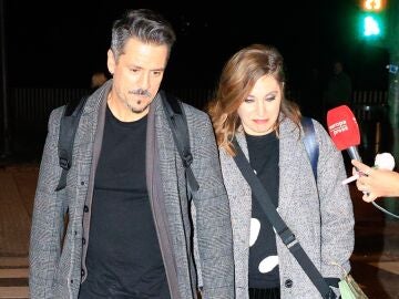 Leire Martínez y Miguel Sueiras dan un paseo por las calles de Pamplona 