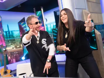 Ptazeta consigue algo impensable: cambiar el look de Pablo Motos... ¡con tatuaje incluido! Ptazeta consigue algo impensable: cambiar el look de Pablo Motos... ¡con tatuaje incluido!