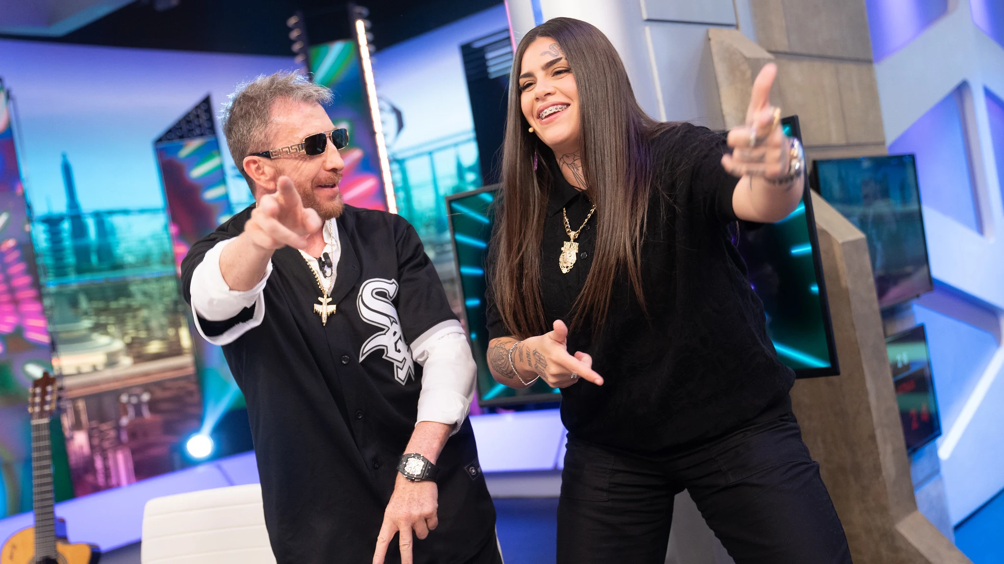 Ptazeta consigue algo impensable: cambiar el look de Pablo Motos... ¡con tatuaje incluido! Ptazeta consigue algo impensable: cambiar el look de Pablo Motos... ¡con tatuaje incluido!