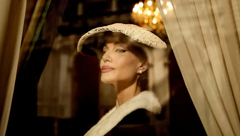 Angelina Jolie como María Callas Angelina Jolie como María Callas