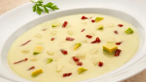 Sopa fría de melón y aguacate con jamón, de Arguiñano: "Rica, fácil y sencilla" Sopa fría de melón y aguacate con jamón, de Arguiñano: "Rica, fácil y sencilla"