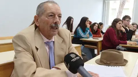 Pepe, estudiante de la Universidad de Granada Pepe, estudiante de la Universidad de Granada