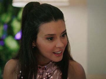 Un regalo inigualable: Pelin sorprende a Ferit por su tercer aniversario y lo deja at&oacute;nito