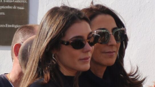 Paz Padilla y Anna Ferrer en un funeral