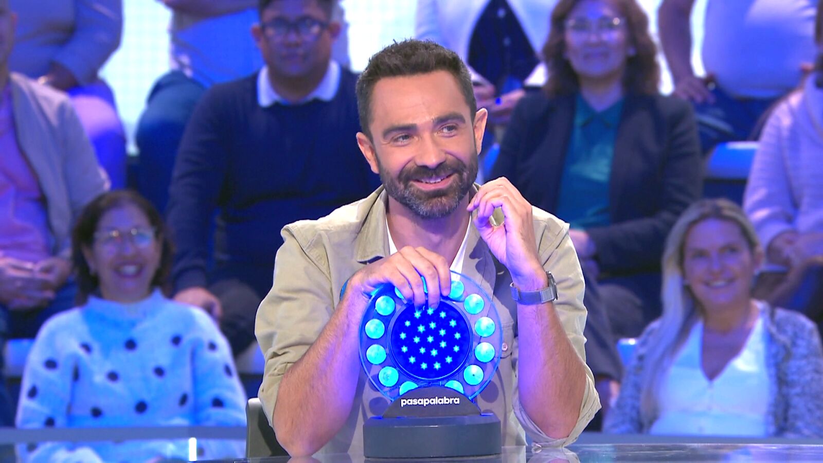El espectacular estreno de Joaquín Castellón en Pasapalabra… ¡gracias a Amaral!