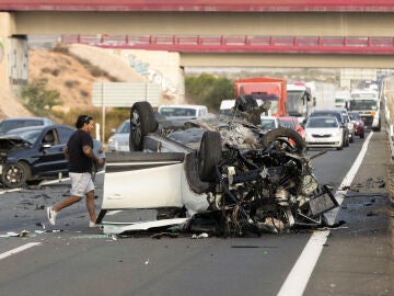 Imagen de ambos vehículos tras el accidente