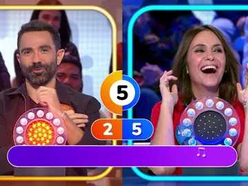 El hilarante lapsus de Roberto Leal en La Pista: anuncia una canción… ¡y suena otra que no esperaba! El hilarante lapsus de Roberto Leal en La Pista: anuncia una canción… ¡y suena otra que no esperaba!