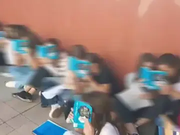 Nueva Protesta en el IES Lola Flores de Jerez para exigir la eliminación de aulas prefabricadas tras 14 años de espera Nueva Protesta en el IES Lola Flores de Jerez para exigir la eliminación de aulas prefabricadas tras 14 años de espera