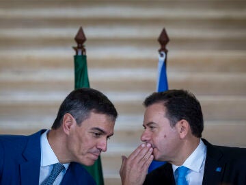 El presidente del Gobierno, Pedro Sánchez, y el primer ministro de Portugal, Luis Montenegro