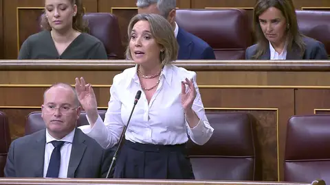 Cuca Gamarra Gamarra a Montero en el Congreso: "Saquen sus manos de RTVE, de la Fiscalía General (...), no utilicen las instituciones para salvar su corrupción"