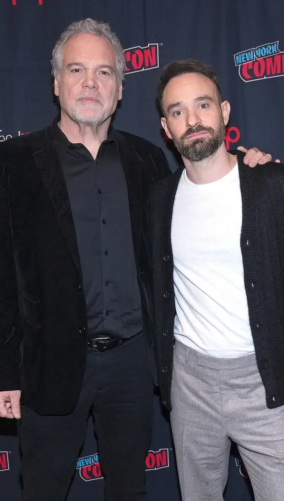 Charlie Cox y Vincent D'Onofrio en la New York Comic-Con por Daredevil Born Again Charlie Cox y Vincent D'Onofrio en la New York Comic-Con por Daredevil Born Again
