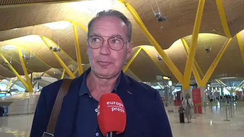Bertín Osborne en el aeropuerto de Madrid Bertín Osborne en el aeropuerto de Madrid