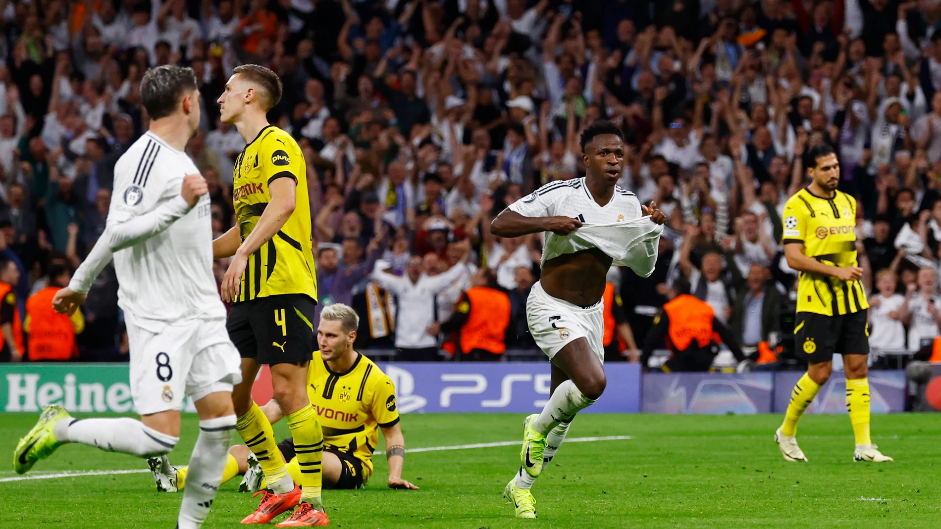 Vinícius celebra uno de sus goles ante el Borussia Dortmun Vinícius celebra uno de sus goles ante el Borussia Dortmun