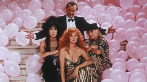 Jack Nicholson, Cher, Susan Sarandon y Michelle Pfeiffer en Las brujas de Eastwick