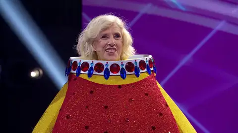 Javier Calvo y Ana Milán pillan a Manuela Carmena... ¡Era la Patita de goma de Mask Singer! Javier Calvo y Ana Milán pillan a Manuela Carmena... ¡Era la Patita de goma de Mask Singer!