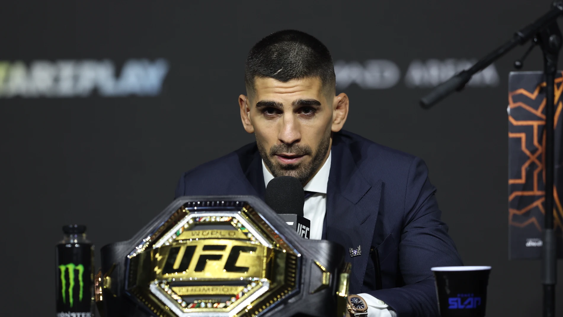 Ilia Topuria, en la rueda de prensa previa al UFC 308 Ilia Topuria, en la rueda de prensa previa al UFC 308