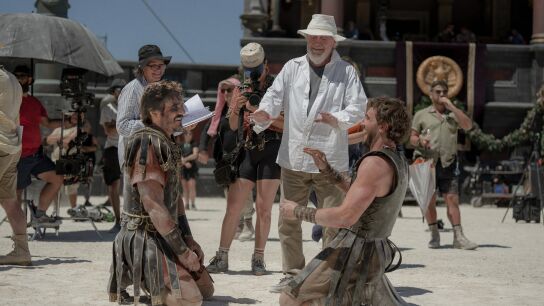 Pedro Pascal, el director Ridley Scott y Paul Mescal en el set de Gladiator II