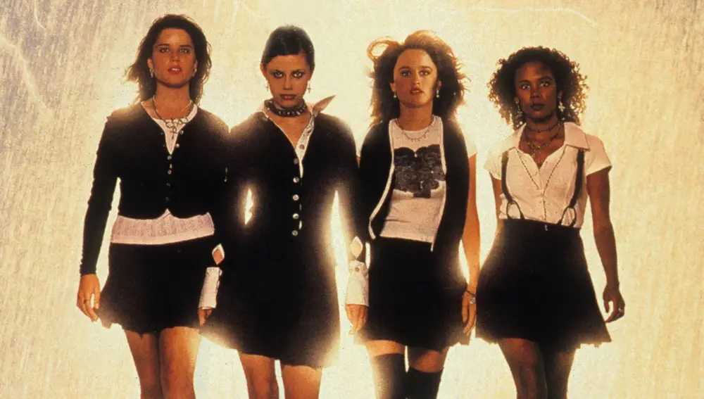 Rachel True, Fairuza Balk, Robin Tunney y Neve Campbell en The Craft (Jóvenes y brujas) Rachel True, Fairuza Balk, Robin Tunney y Neve Campbell en The Craft (Jóvenes y brujas)
