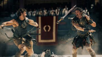 Paul Mescal como Lucius y Pedro Pascal como Marcus Acacius en Gladiator II