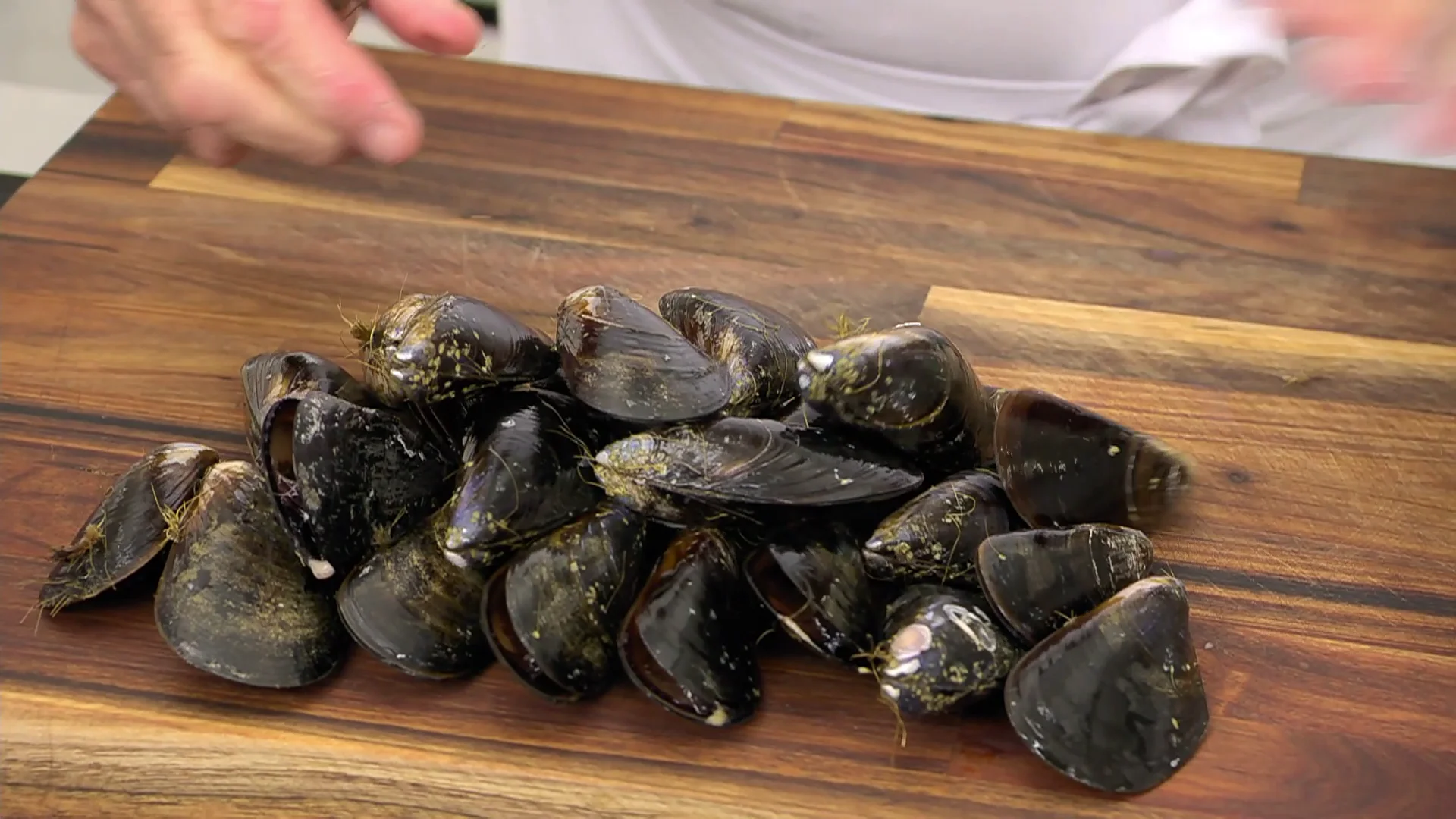 El truco de Argui&ntilde;ano para averiguar si los mejillones est&aacute;n vivos: "Esto es muy importante"