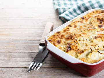 Huevos rellenos con bechamel Huevos rellenos con bechamel