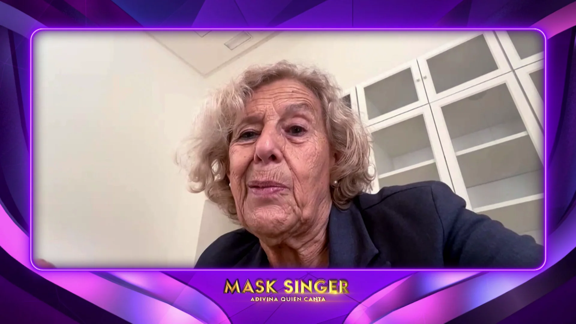 La entrevista completa a Manuela Carmena tras descubrir que se escond&iacute;a bajo la Patita de goma de Mask Singer