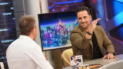 David Bustamante confiesa su mayor juerga con Antonio Orozco: "Amanecimos bañándonos en la playa de Sitges" David Bustamante confiesa su mayor juerga con Antonio Orozco: "Amanecimos bañándonos en la playa de Sitges"