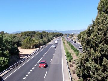 Vehículos circulando por la carretera Ma-19 de Mallorca