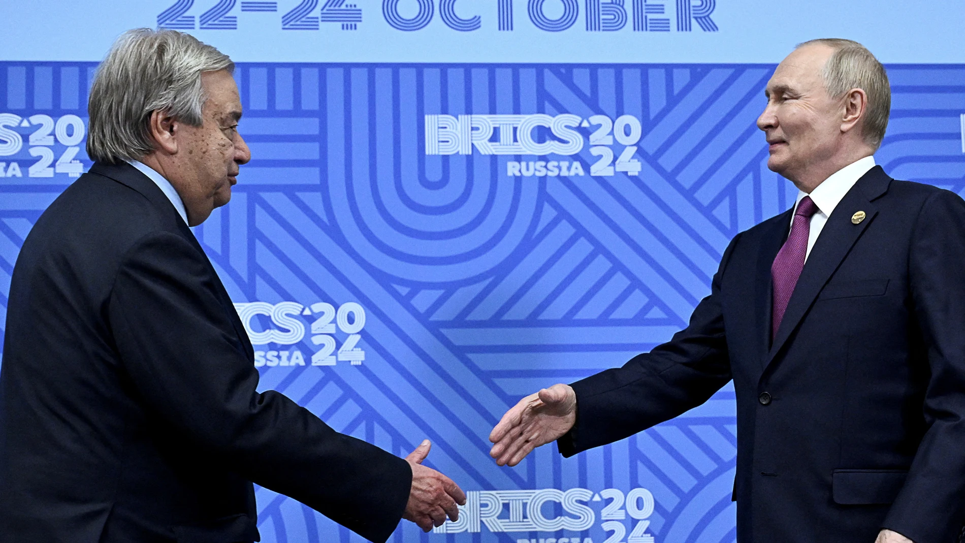 La viuda de Navalny critica a Guterres por darle la mano a Putin La viuda de Navalny critica a Guterres por darle la mano a Putin