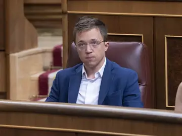 Íñigo Errejón en su escaño Íñigo Errejón en su escaño
