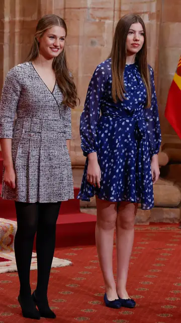 La princesa Leonor y la infanta Sofía en el hotel de La Reconquista La princesa Leonor y la infanta Sofía en el hotel de La Reconquista