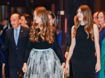 Princesa Leonor e infanta Sofía en el concierto de los Premios Princesa de Asturias