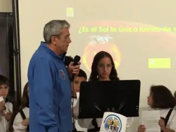 Los alumnos de un colegio de Sevilla contactan en directo con un astronauta de la ISS Los alumnos de un colegio de Sevilla contactan en directo con un astronauta de la ISS