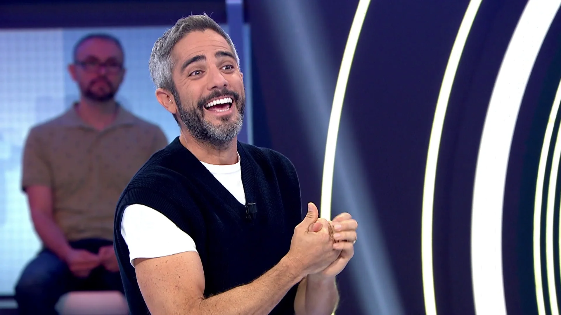El comentado estilismo de Roberto Leal en Pasapalabra: “La camiseta es de mi niño”