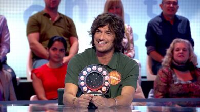 El hilarante enredo de Hugo Salazar en La Pista… ¡pese a ser fan de Whitney Houston!