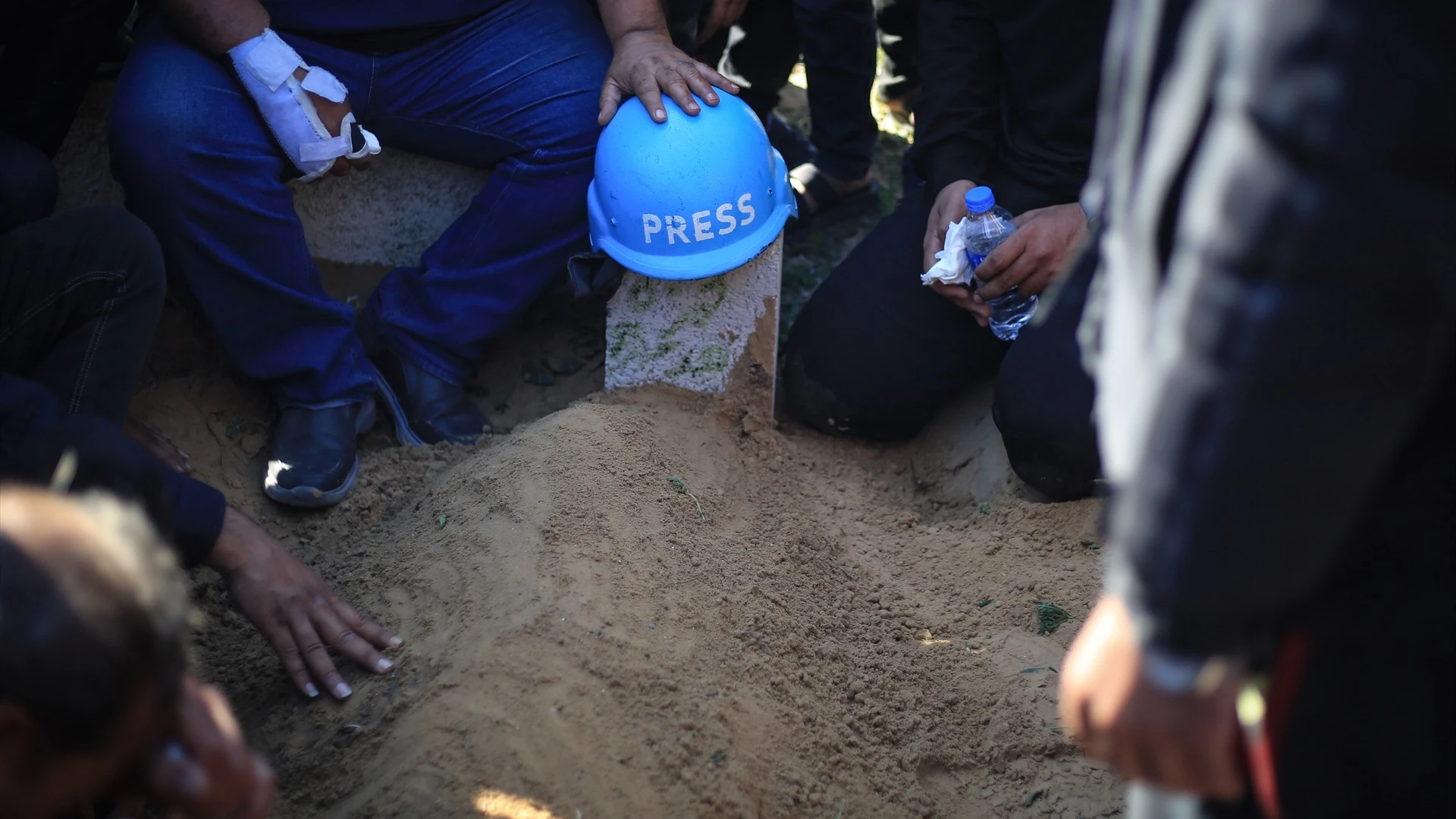 Imagen de archivo de un periodista muerto en un ataque israel&iacute; en Gaza