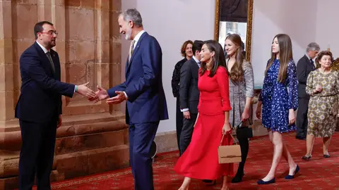 La reina Letizia, en los Premios Fin de Grado 2023 de la Universidad de Oviedo La reina Letizia, en los Premios Fin de Grado 2023 de la Universidad de Oviedo