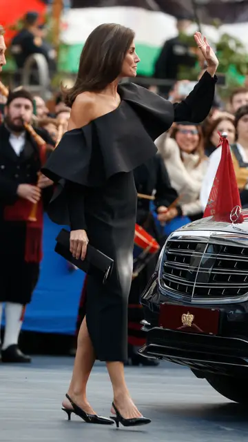 El look de la reina Letizia, Premios Princesa de Asturias 2024 El look de la reina Letizia, Premios Princesa de Asturias 2024
