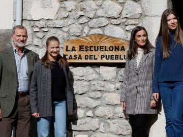 La familia real visita Sotres en el corazón de los Picos de Europa, pueblo ejemplar 2024