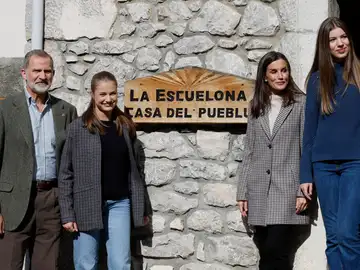 La familia real visita Sotres en el corazón de los Picos de Europa, pueblo ejemplar 2024 La familia real visita Sotres en el corazón de los Picos de Europa, pueblo ejemplar 2024