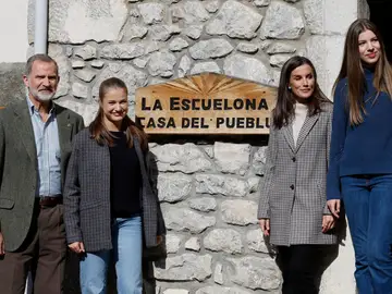 La familia real visita Sotres en el corazón de los Picos de Europa, pueblo ejemplar 2024 La familia real visita Sotres en el corazón de los Picos de Europa, pueblo ejemplar 2024