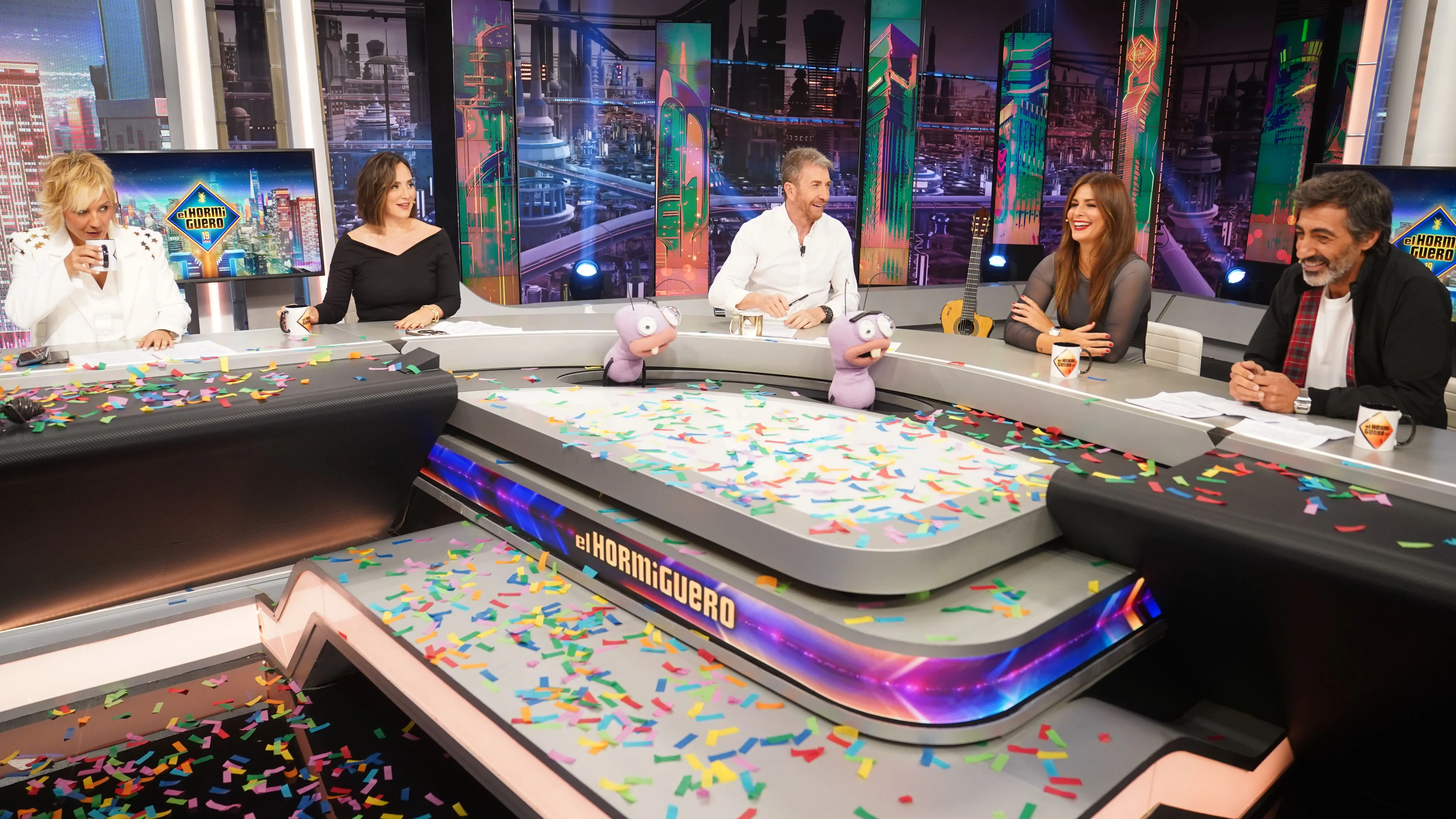 La burla de Tamara Falcó al 'postureo' de Juan del Val: "¿¡Encima vienes con esas!?" La burla de Tamara Falcó al 'postureo' de Juan del Val: "¿¡Encima vienes con esas!?"
