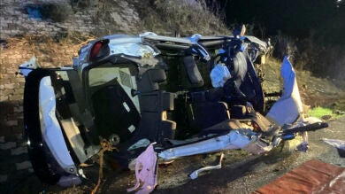 Cuatro muertos y un herido grave tras una salida de vía de un turismo en Granada