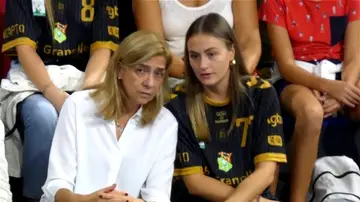La infanta Cristina y Johanna Zott en un partido de Pablo Urdangarin La infanta Cristina y Johanna Zott en un partido de Pablo Urdangarin